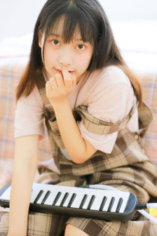韩国电影女大学生沙龙室